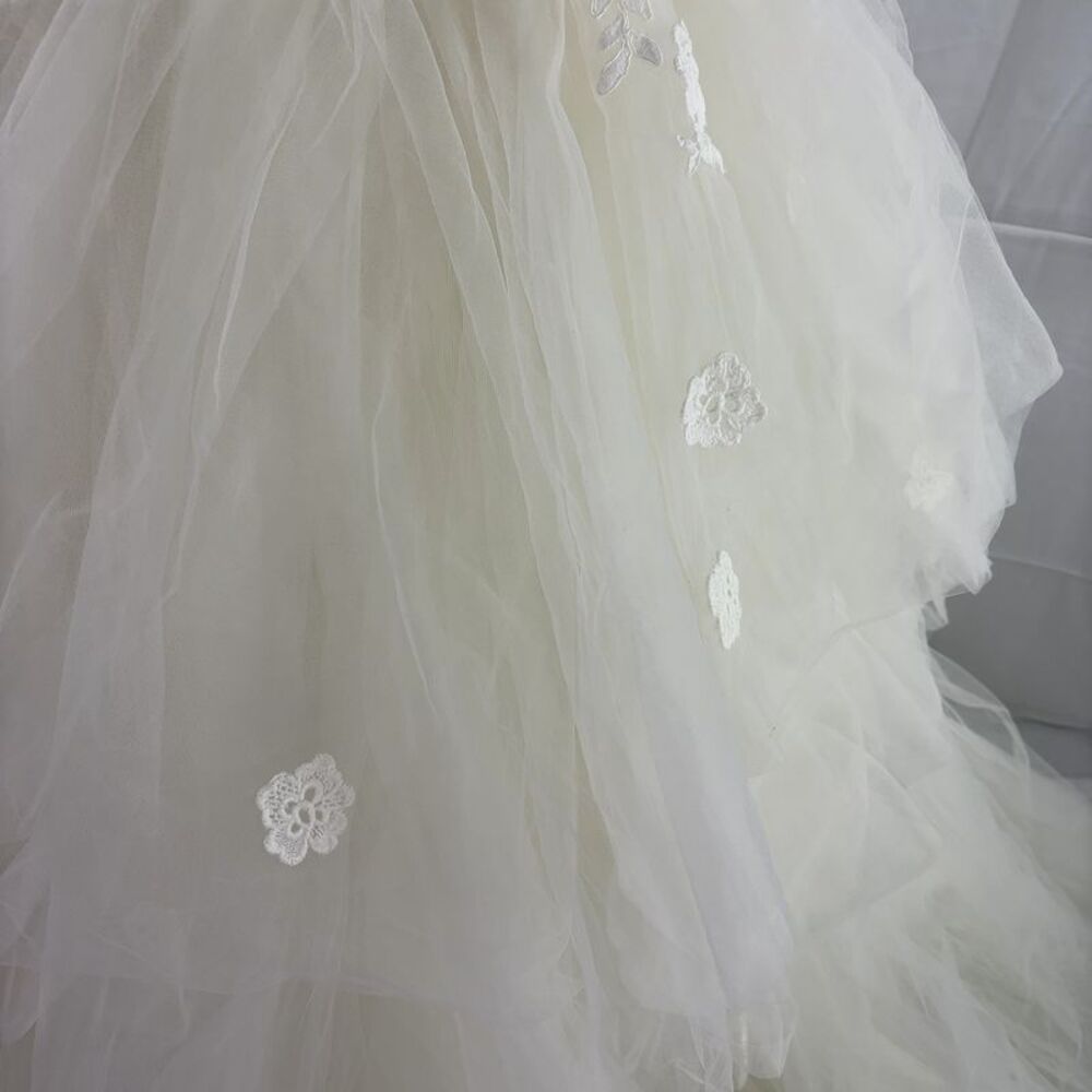 Maggie Sottero Wedding Dress - Picture 5 of 8